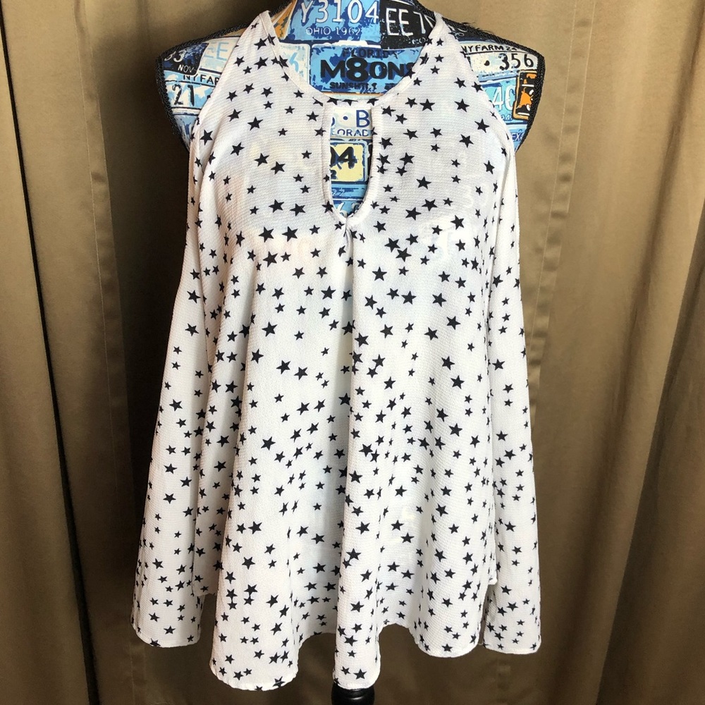 Seven Sisters Stars Shoulder Cut Out Shirt